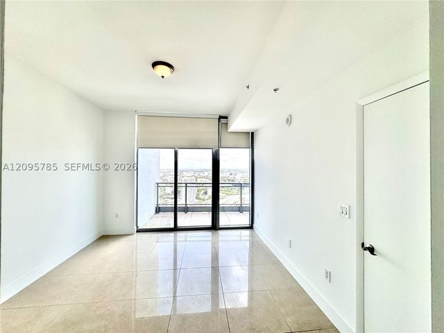90 SW 3rd St PH-10, Miami, FL 33130