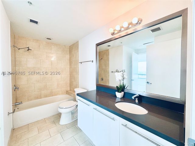 90 SW 3rd St PH-10, Miami, FL 33130
