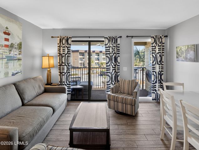 40 Folly Field Rd Apt B215, Hilton Head Island, SC 29928