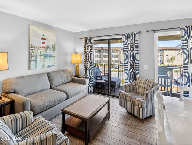 40 Folly Field Rd Apt B215, Hilton Head Island, SC 29928