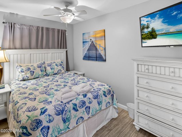 40 Folly Field Rd Apt B215, Hilton Head Island, SC 29928