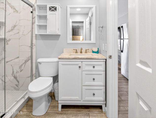 40 Folly Field Rd Apt B215, Hilton Head Island, SC 29928