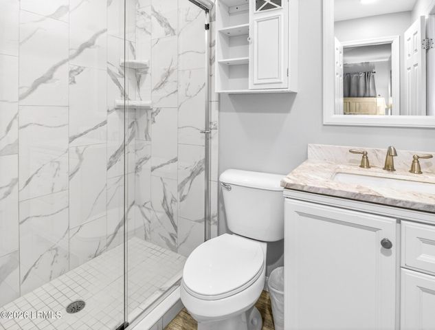 40 Folly Field Rd Apt B215, Hilton Head Island, SC 29928