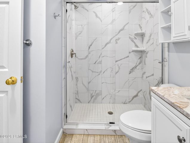 40 Folly Field Rd Apt B215, Hilton Head Island, SC 29928