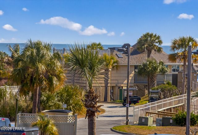 40 Folly Field Rd Apt B215, Hilton Head Island, SC 29928