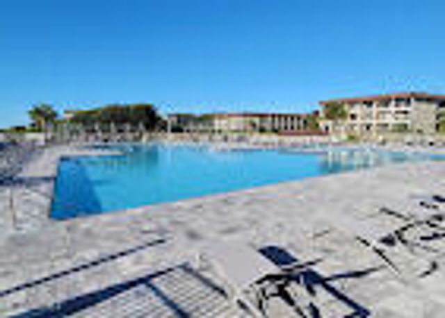 40 Folly Field Rd Apt B215, Hilton Head Island, SC 29928