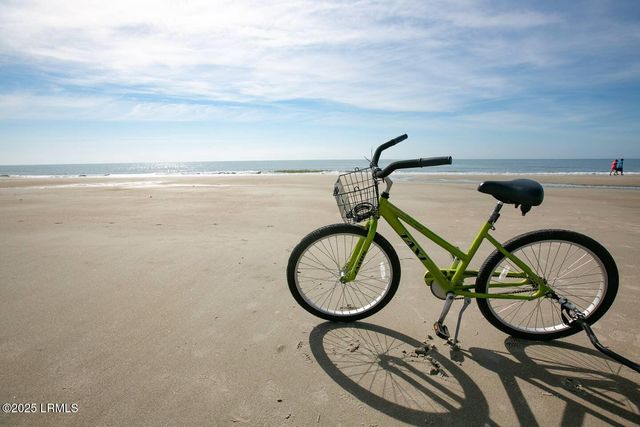 40 Folly Field Rd Apt B215, Hilton Head Island, SC 29928