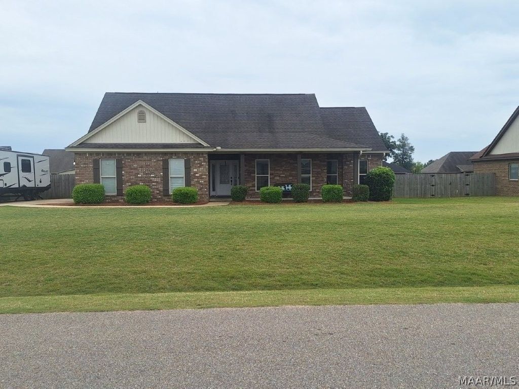 44 Ben Court, Wetumpka, AL 36092