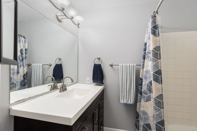 514 Brookwood Trail, Mchenry, IL 60050