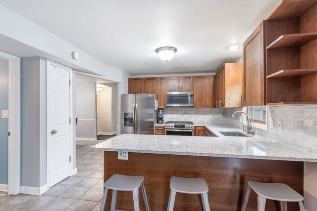 514 Brookwood Trail, Mchenry, IL 60050