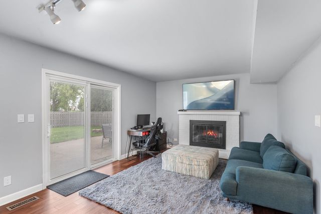 514 Brookwood Trail, Mchenry, IL 60050