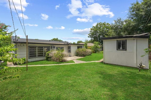 5826 Belmark Street, Houston, TX 77033