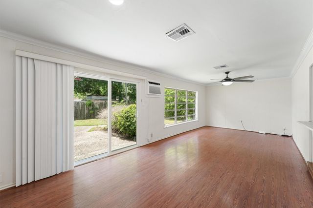 5826 Belmark Street, Houston, TX 77033