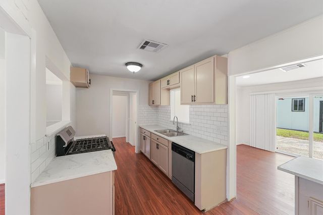 5826 Belmark Street, Houston, TX 77033