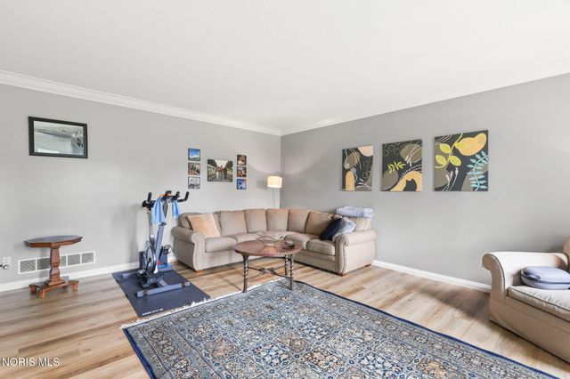 25673 Willowbend Road, Perrysburg, OH 43551