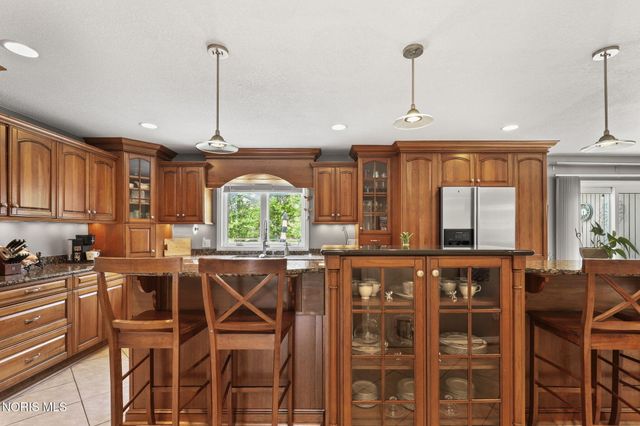 25673 Willowbend Road, Perrysburg, OH 43551