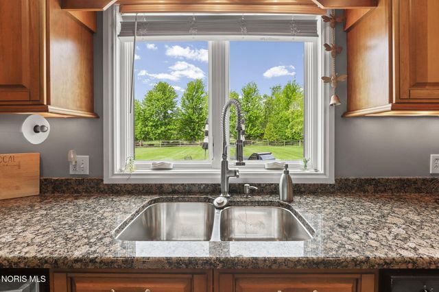 25673 Willowbend Road, Perrysburg, OH 43551
