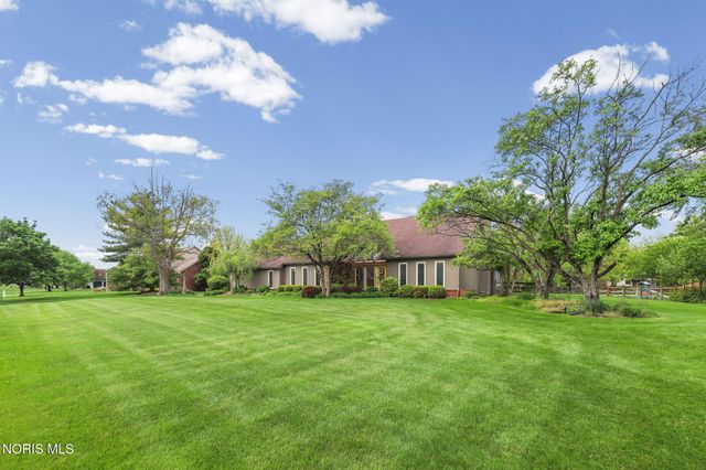 25673 Willowbend Road, Perrysburg, OH 43551