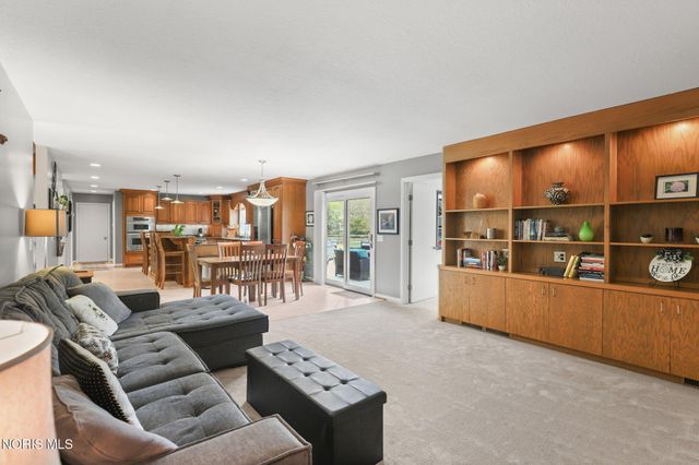 25673 Willowbend Road, Perrysburg, OH 43551