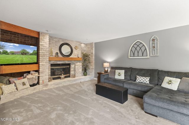 25673 Willowbend Road, Perrysburg, OH 43551