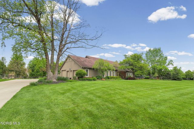 25673 Willowbend Road, Perrysburg, OH 43551