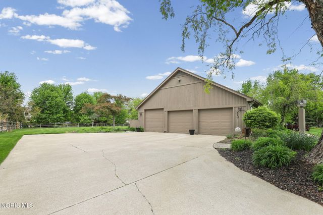 25673 Willowbend Road, Perrysburg, OH 43551