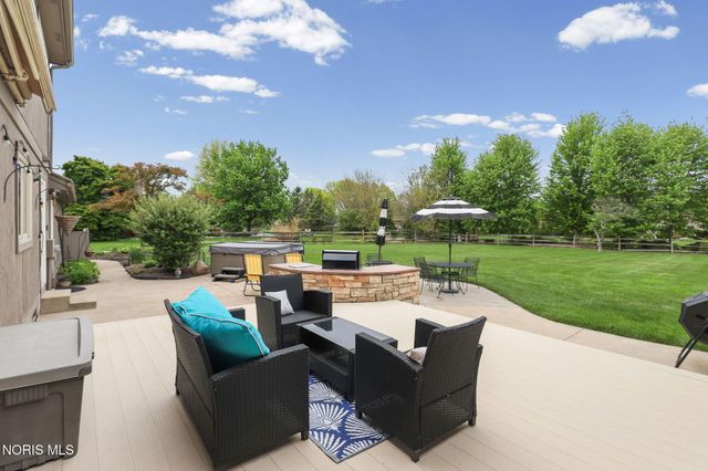 25673 Willowbend Road, Perrysburg, OH 43551