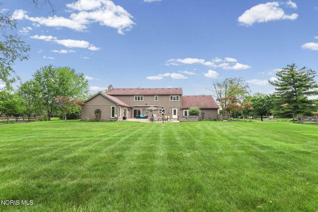 25673 Willowbend Road, Perrysburg, OH 43551