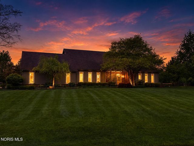 25673 Willowbend Road, Perrysburg, OH 43551