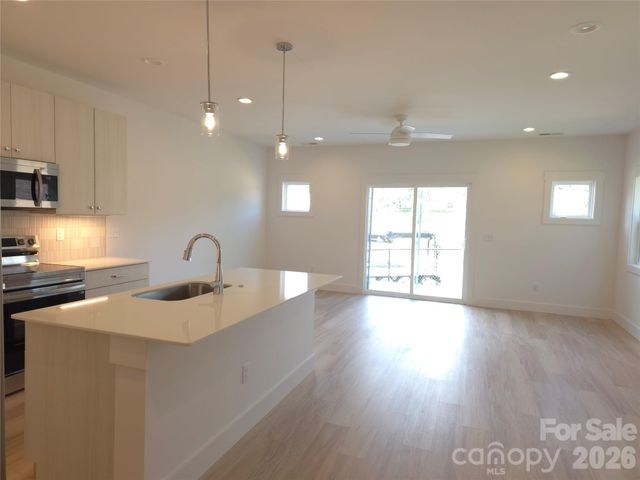 13 Bolton Street 7, Asheville, NC 28806