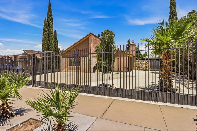 1816 KARL WYLER Drive, El Paso, TX 79936