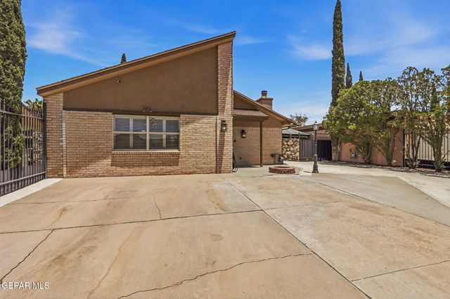 1816 KARL WYLER Drive, El Paso, TX 79936