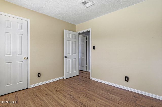 1816 KARL WYLER Drive, El Paso, TX 79936