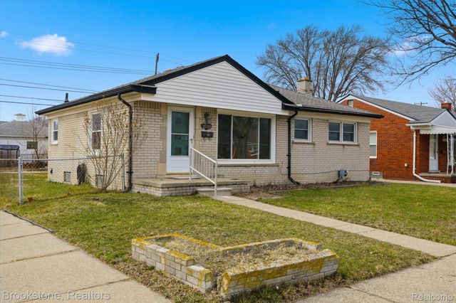 25705 Ronald Street, Roseville, MI 48066