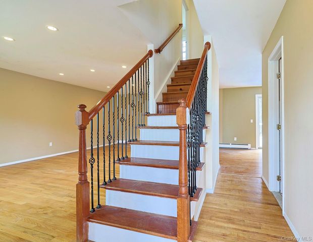 78 Pickerel Road, Monroe, NY 10950