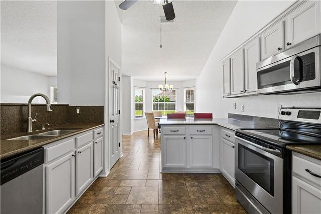 1517 Hunters Ridge Drive W, Mobile, AL 36695