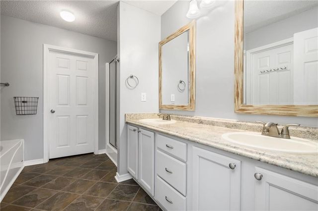 1517 Hunters Ridge Drive W, Mobile, AL 36695