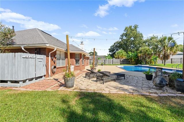1517 Hunters Ridge Drive W, Mobile, AL 36695