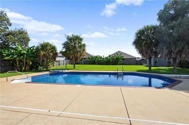 1517 Hunters Ridge Drive W, Mobile, AL 36695
