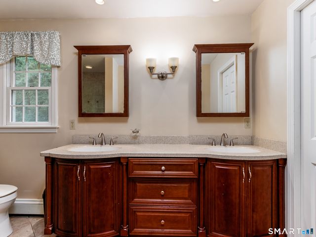41 Fieldcrest Drive, Ridgefield, CT 06877