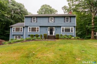 41 Fieldcrest Drive, Ridgefield, CT 06877