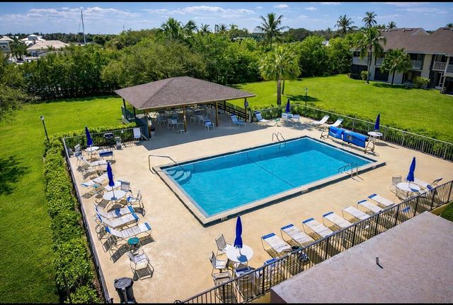 3206 S Lakeview Circle 1101, Fort Pierce, FL 34949