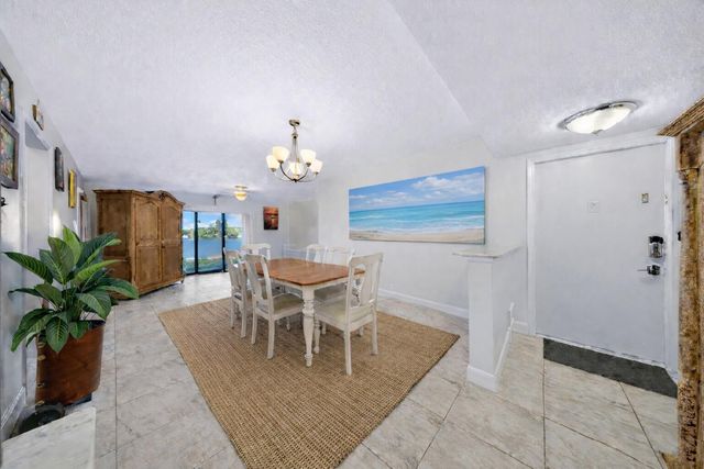 3206 S Lakeview Circle 1101, Fort Pierce, FL 34949