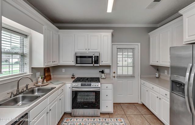 6 Old Bridge Cove, Byram, MS 39272
