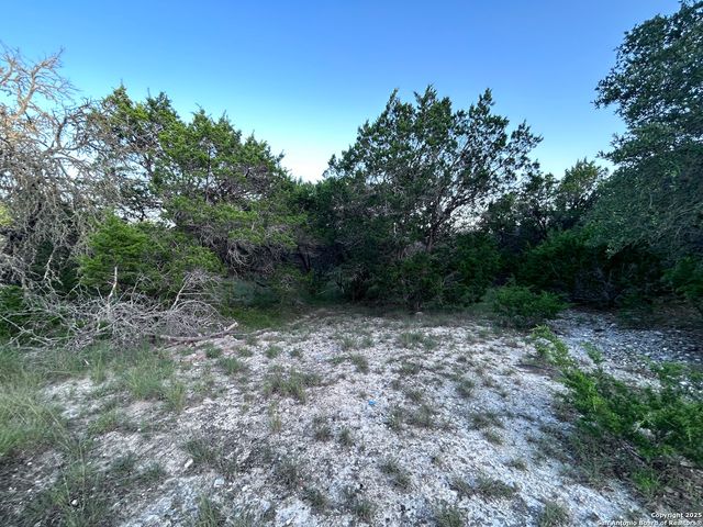 320 Frontier Ln, Bandera, TX 78003