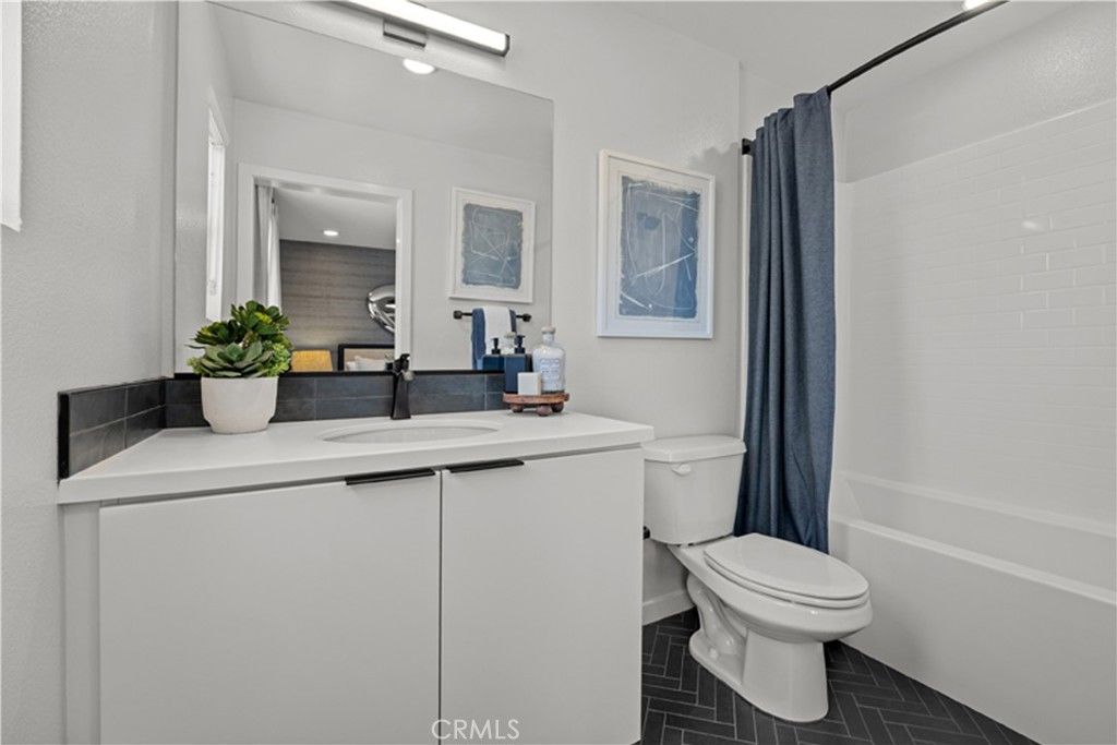 Image 11 of property listing at 7342 Foster Bridge Boulevard, Downey, CA 90240