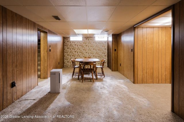 1916 Victor Avenue, Lansing, MI 48910