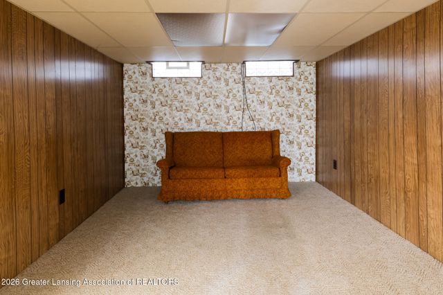 1916 Victor Avenue, Lansing, MI 48910