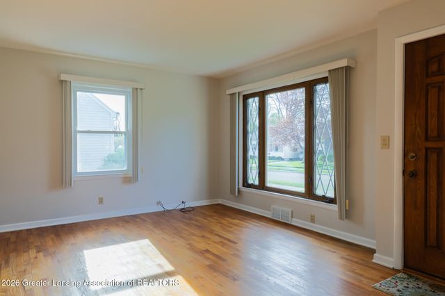 1916 Victor Avenue, Lansing, MI 48910