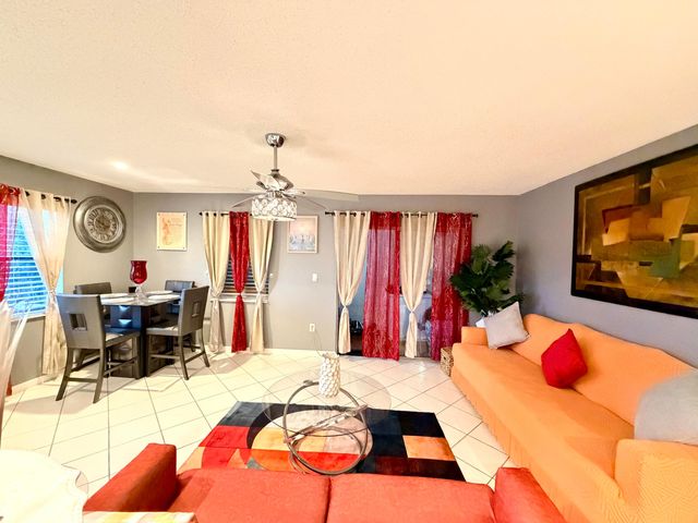 5180 E Sabal Palm Boulevard 228, Tamarac, FL 33319